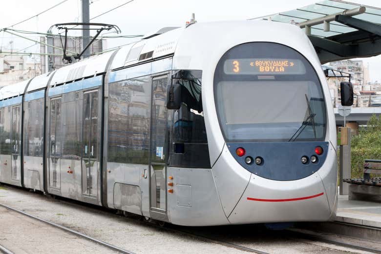 Você poderá usar o transporte público de Atenas