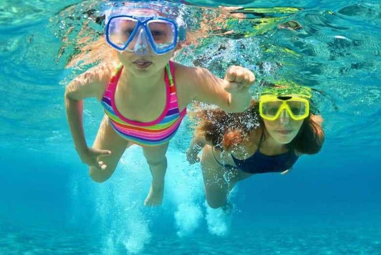 Snorkeling dans la baie de Souda