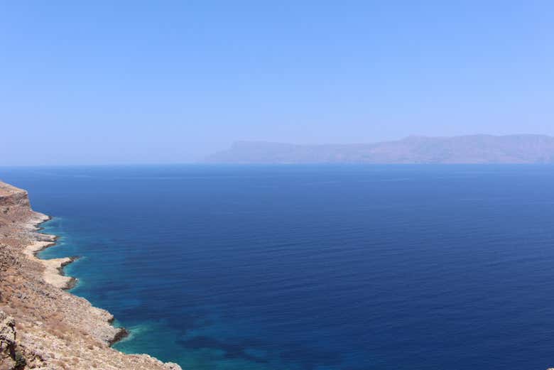 Vistas aéreas de las aguas de la península Rodopos