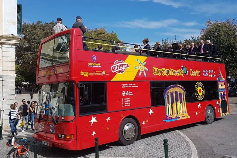 Autobus turistico di Corfù