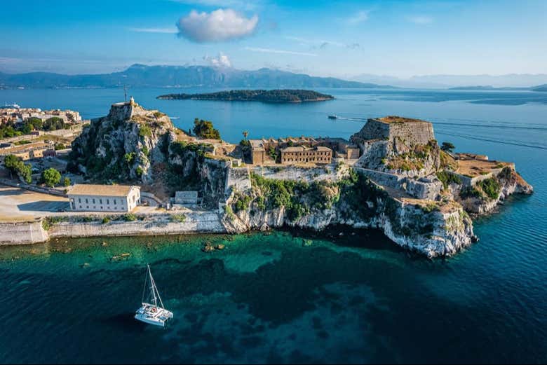 Visit the coast of Corfú