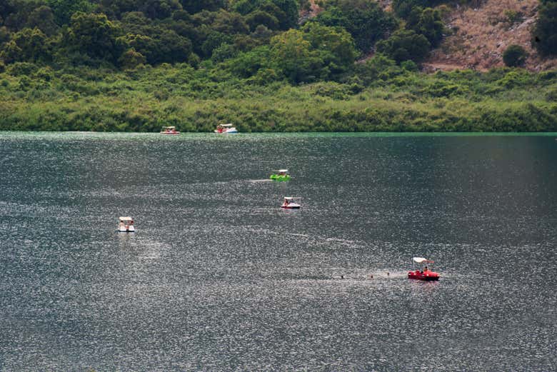 Bateaux sur le Lac Kournas