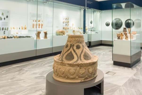 Visit the 27 rooms that make up this museum