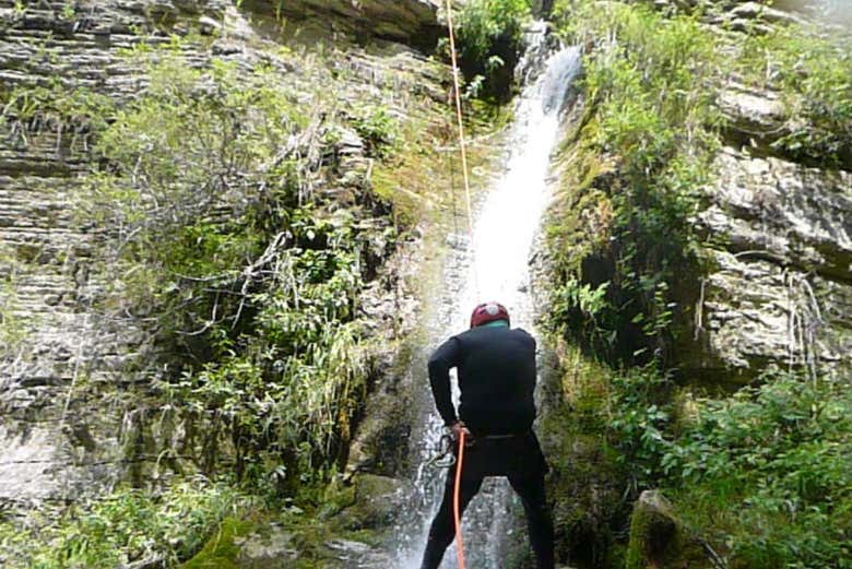 Descente en rappel dans les gorges de Nefeli