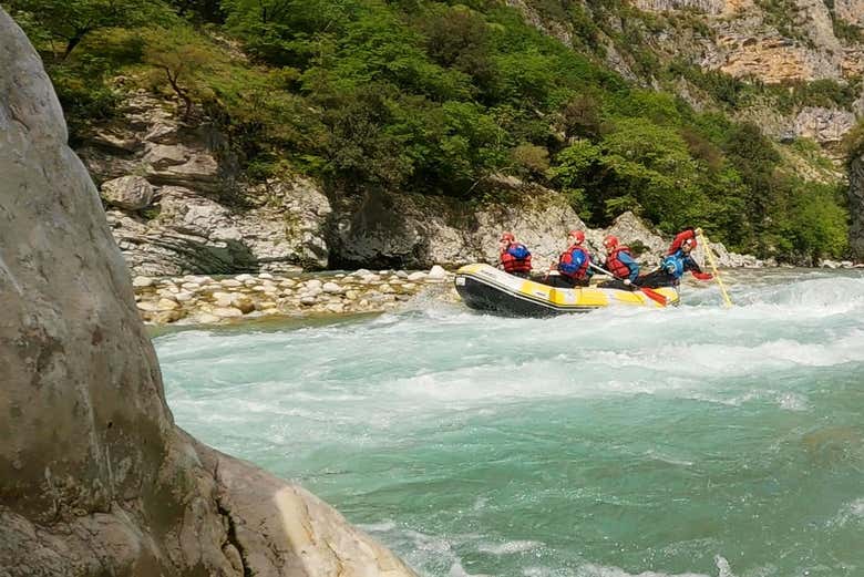 Remando sul fiume Arachthos