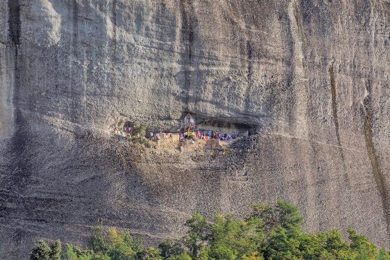 Cuevas de ermitaños en Meteora