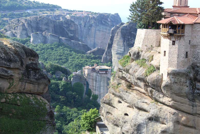 Monastère Saint-Étienne au sommet d'un rocher