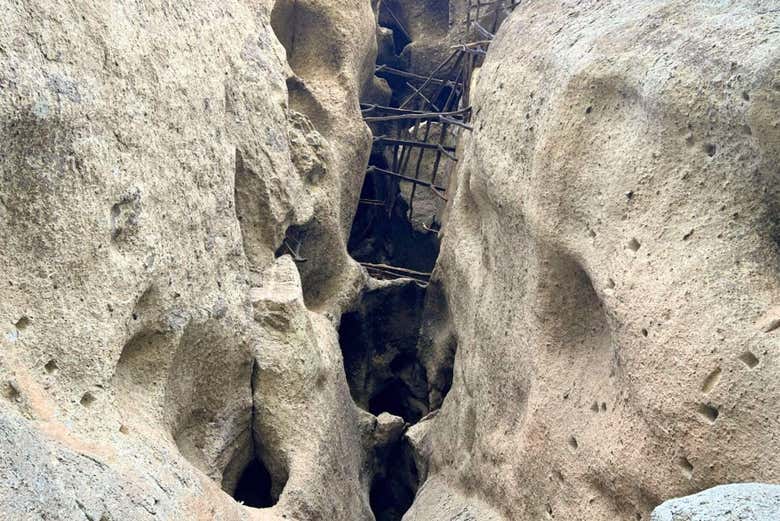 caves of meteora