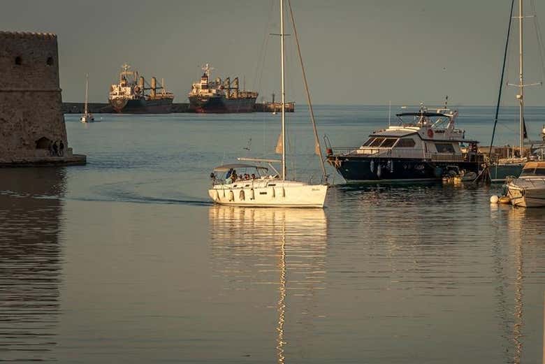 Visiting the port of Heraklion