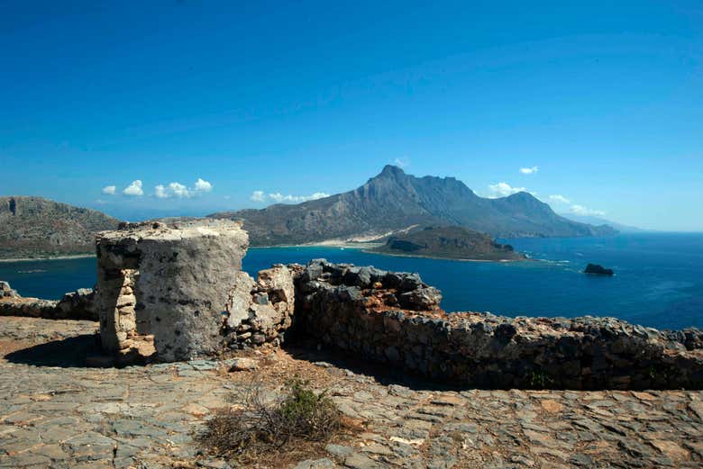Vistas do castelo de Gramvousa
