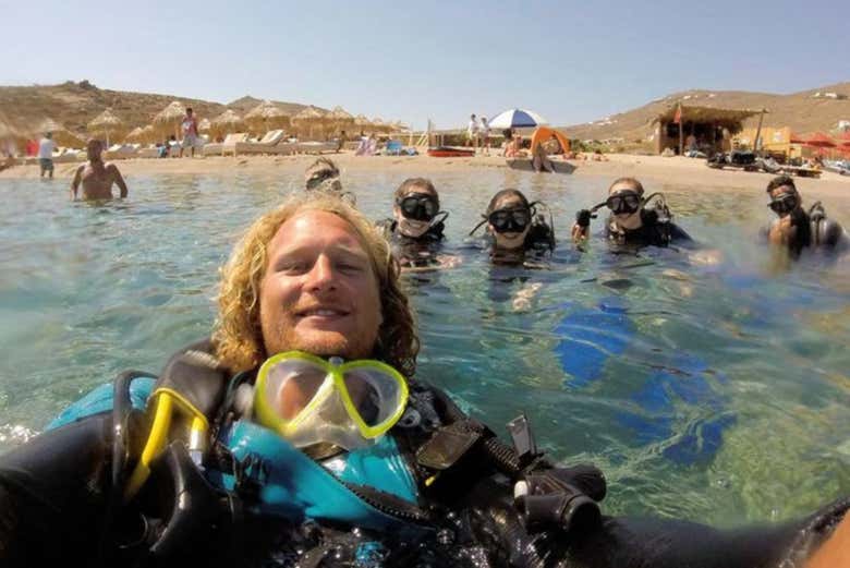 Haciendo amigos en el curso de buceo
