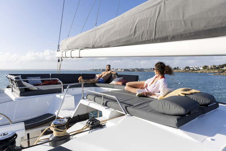 Catamaran Flybridge - Nostos Mykonos Yachts