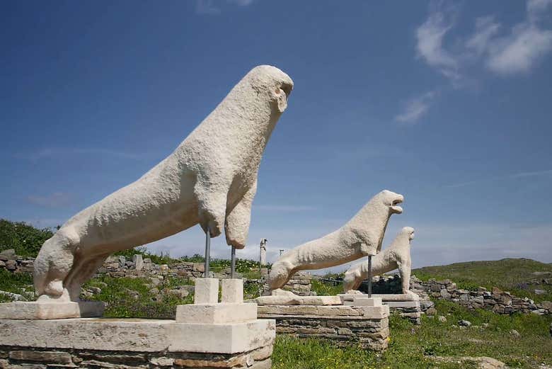 The famous Delos lions