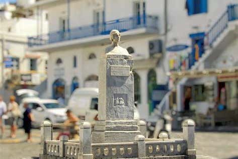 Monumento de Manto Mavrogenous 