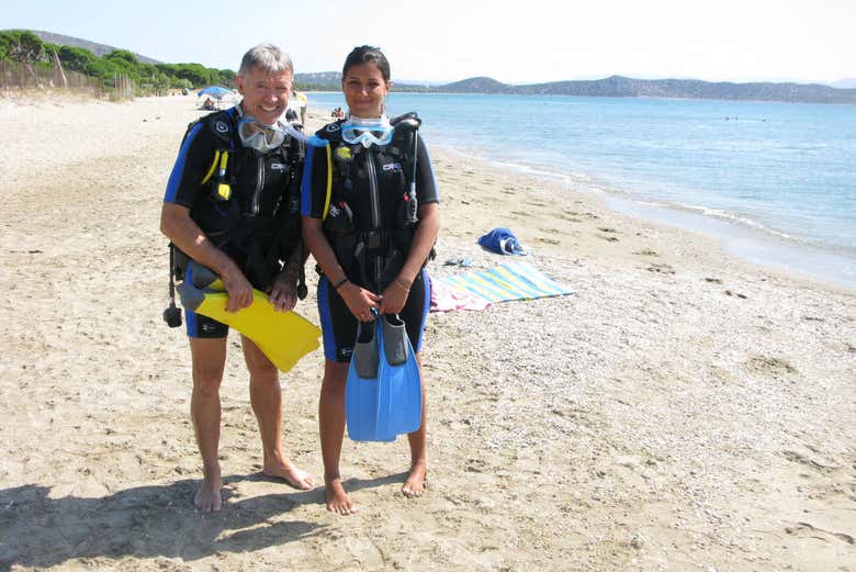 Diving lesson on the beach