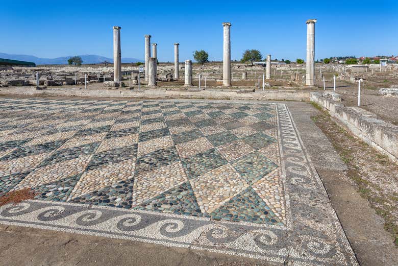 Pella