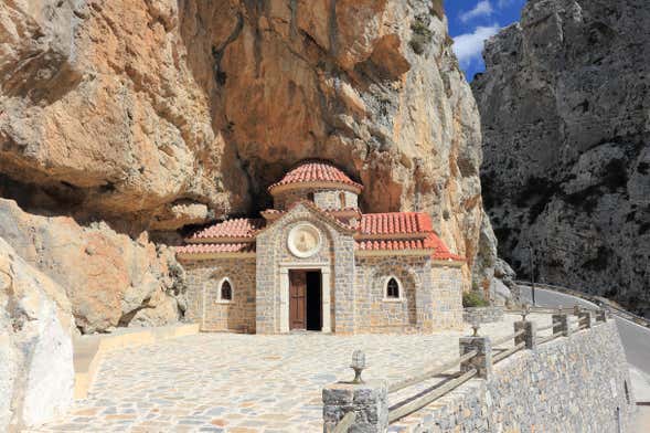 Tour por el centro de Creta + Lago Kournas