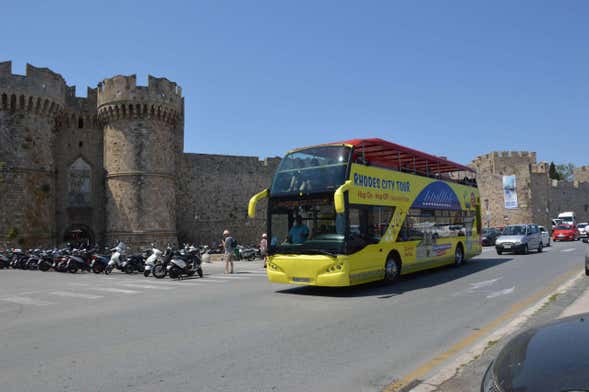 Autobús turístico de Rodas + Paseo en barco con fondo de cristal