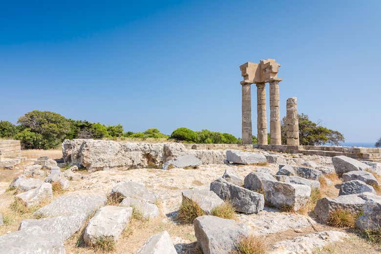 Ruinas del Templo de Apolo en la Acrópolis de Rodas