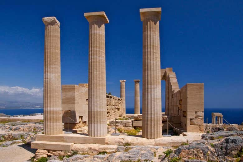 Le colonne dell'Acropoli di Lindo