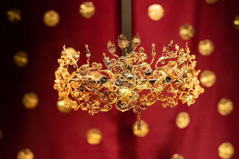 Tiara real do Museu das Tumbas Reais de Aigai