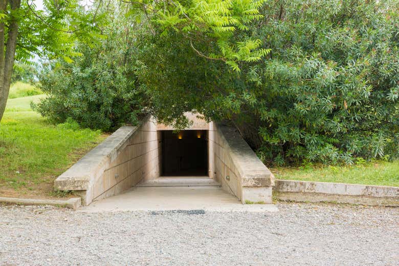 Accès aux tombes de Vergina