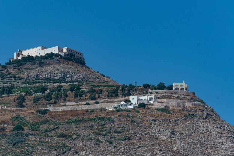 Vista al monte Profitis Ilias y su monasterio