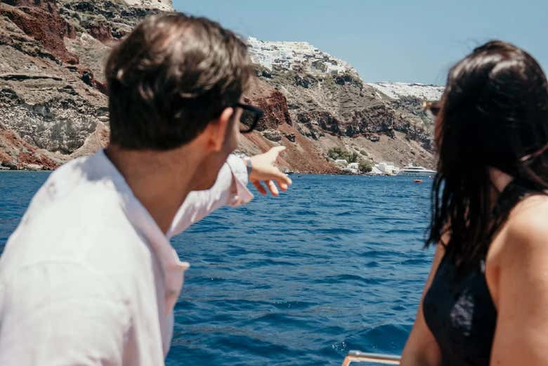Contemplez le magnifique paysage depuis le bateau
