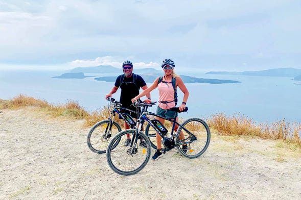Tour en bicicleta eléctrica por Santorini