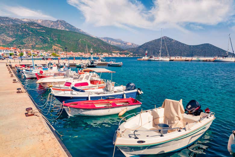 Boats at Tyros Harbour