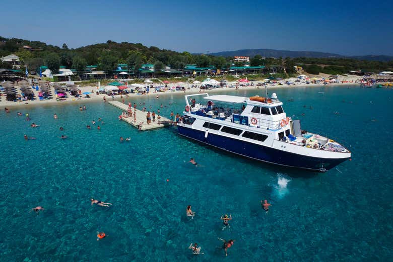 Barco en el que haremos la excursión