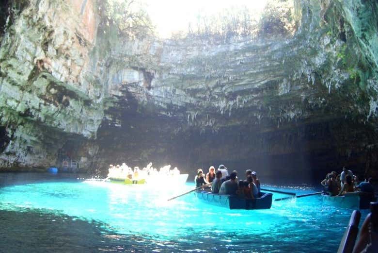 Visitando o lago Melissani