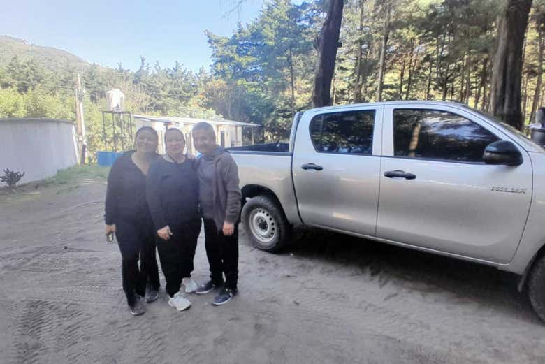 Foto de recuerdo junto al 4x4 