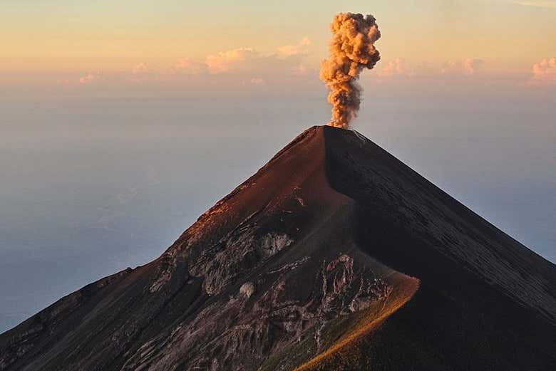 El amanecer con las erupciones