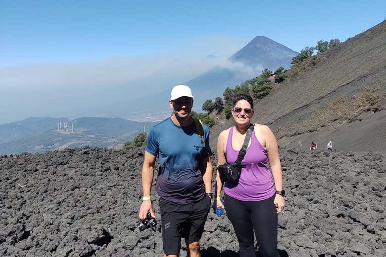 Conociendo los alrededores del cráter del volcán