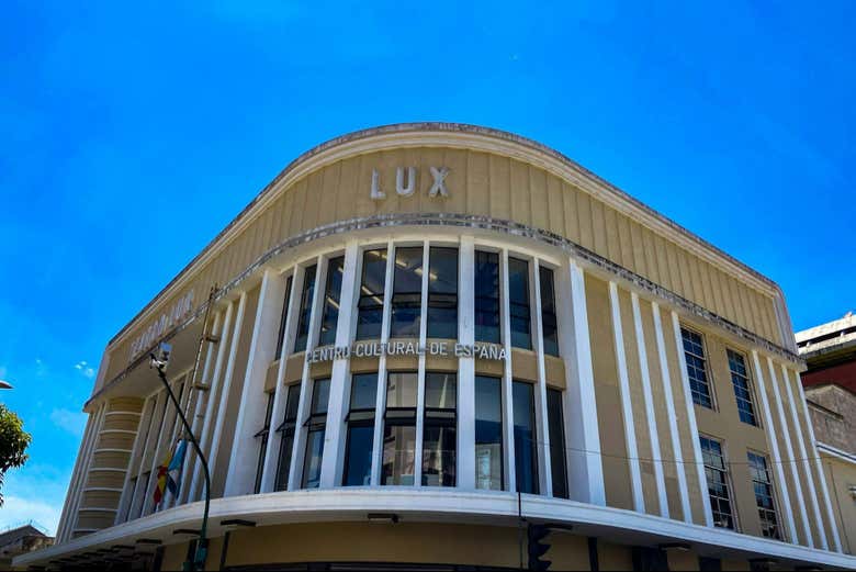 Arquitectura Art Deco del Teatro Lux