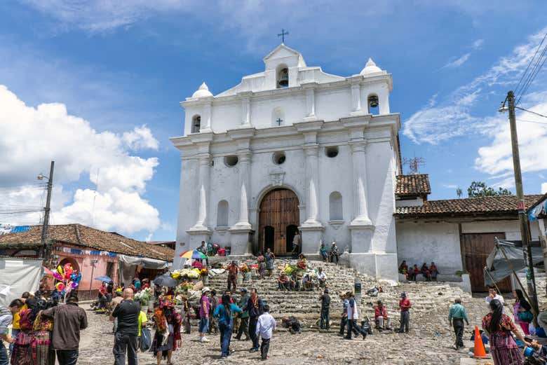 Iglesia de Santo Tomás, en Chichicastenango