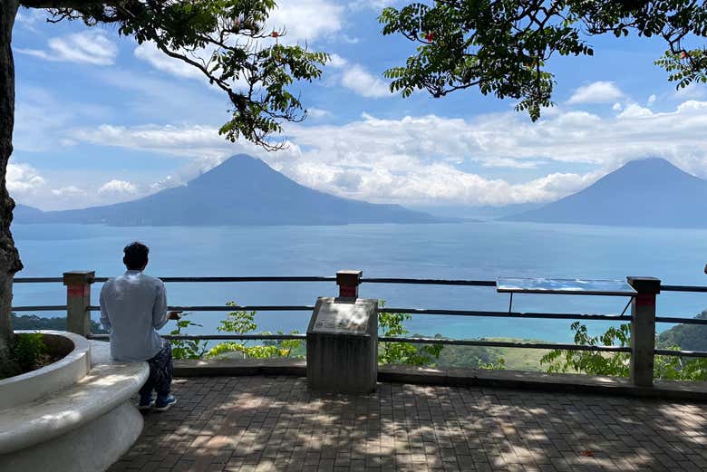 Lago Atitlán viewpoint