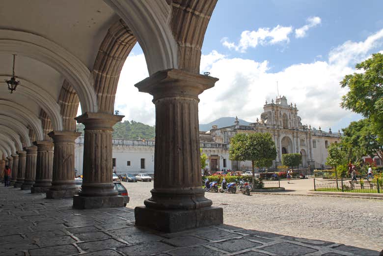 Visitando la plaza central de Antigua Guatemala