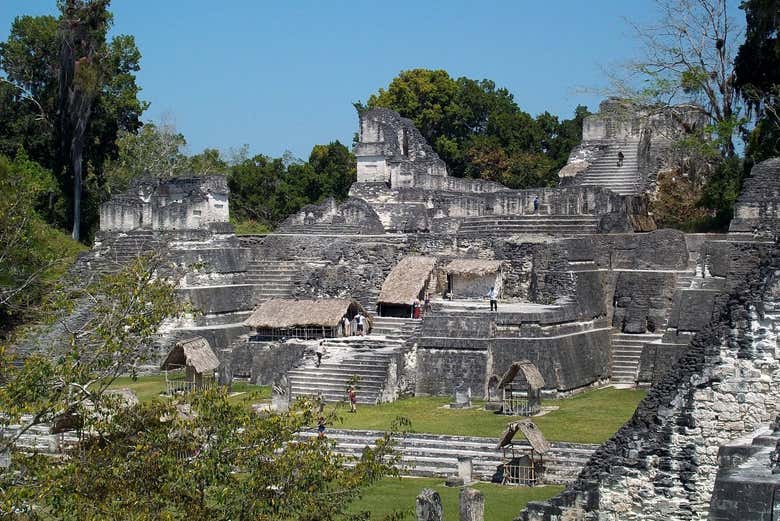 Conjunto de pirámides en Tikal
