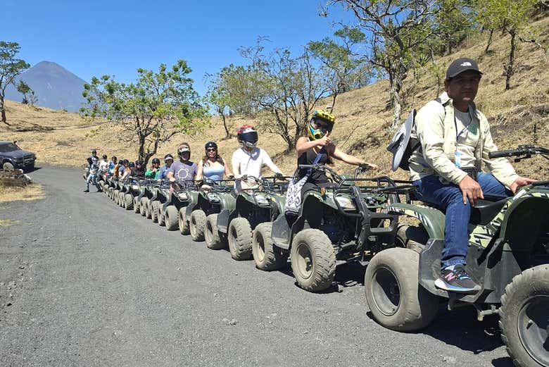 En el inicio del sendero del volcán Pacaya