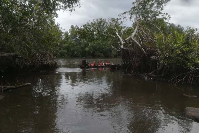 Durante el paseo en canoa