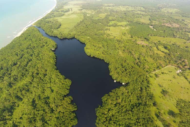 Vista aerea della laguna di Cacao