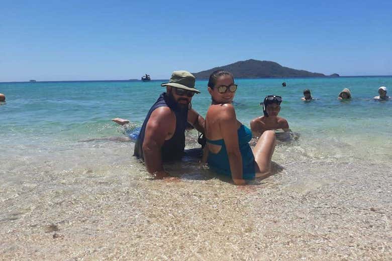 Disfrutando de un baño en el Caribe hondureño