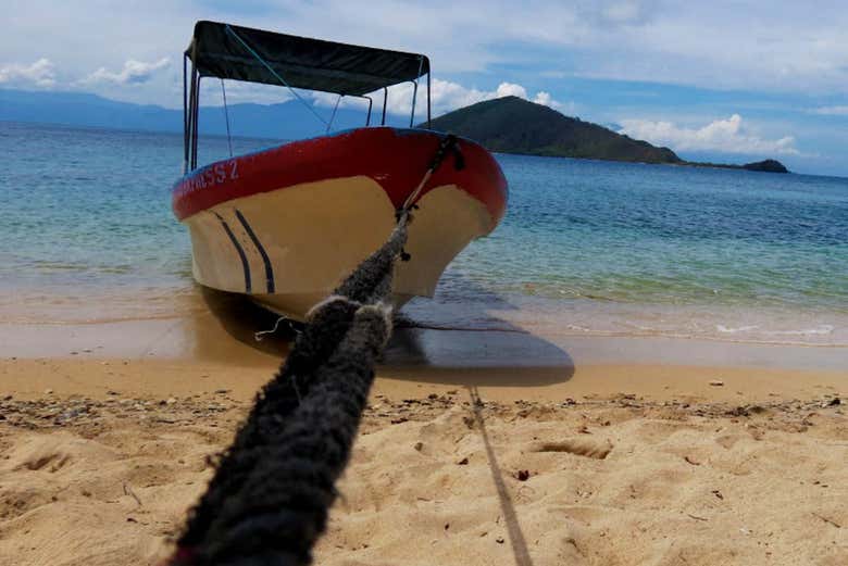 Lancha para moverse entre las islas