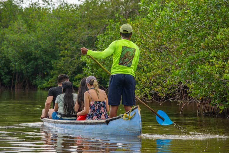 La laguna di Cacao in canoa