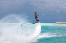 Flyboarding a Roatán