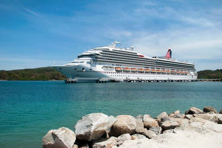 El crucero en la terminal de Mahogany