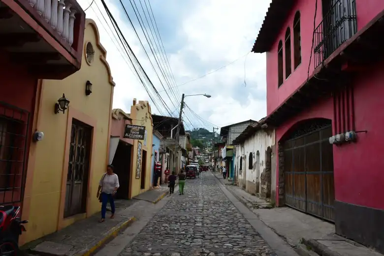 Calle del centro de Copán Ruinas