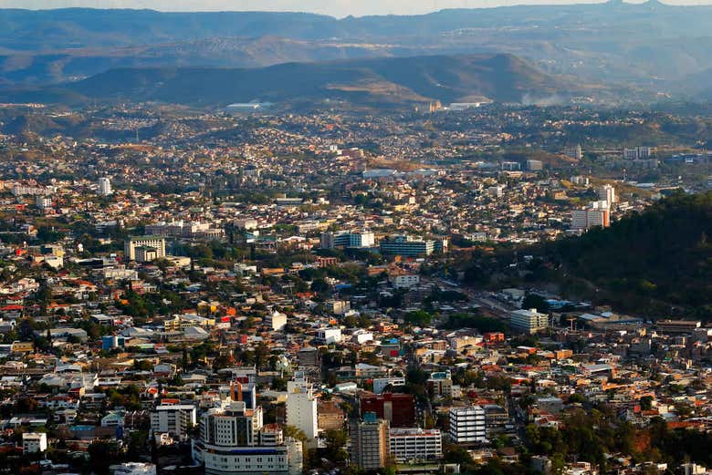 Vistas de la capital de Honduras desde las alturas